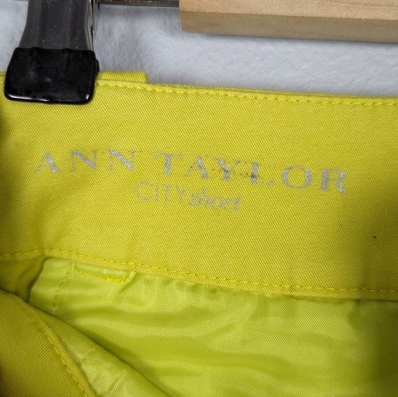 Ann Taylor City Short Lime Green Size 4 - Picture 4 of 8
